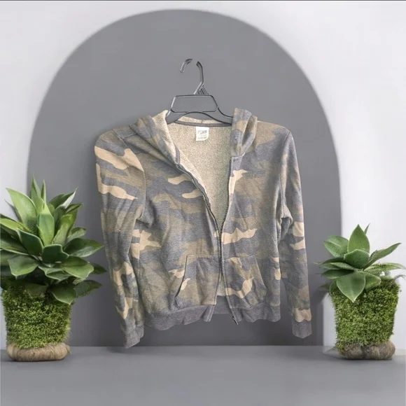 Camouflage Zip-Up Hoodie Pink Victoria Secret sz S SWEATSHIRT Sport - Picture 1 of 7